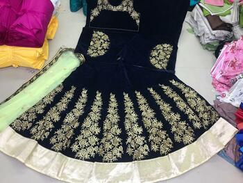 Stunning Navy Blue Color Designer Tapeta Velvet Embroidered Work Wedding Wear Lehenga Choli