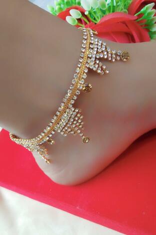 Stylish White & Yellow Diamond Imitation Anklet Set KLP345