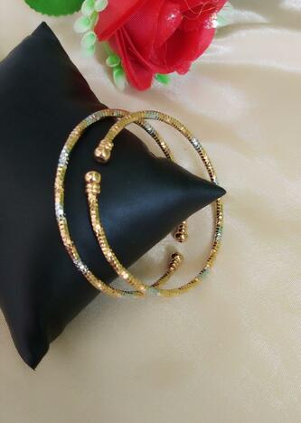 Unique Silver Golden Colored Imitation Bangles Set KLP383