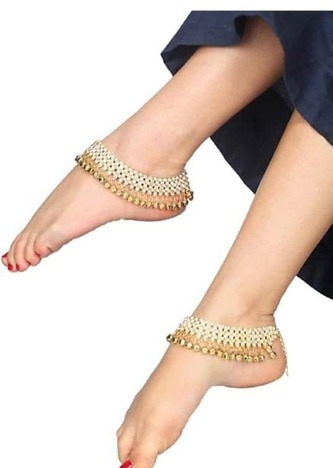 White Color Imitation Diamond Design Golden Anklet Pair